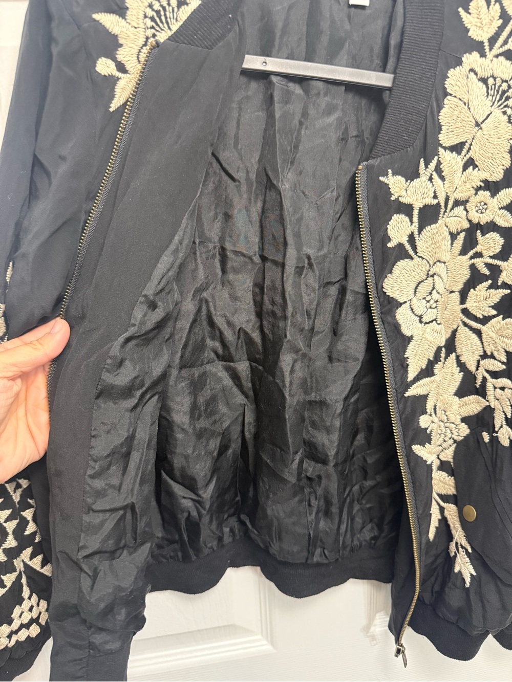 Johnny Was Workshop Black 100% Silk Embroidered Bomber Jacket Size XS - Picture 8 of 9